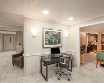 Baymont by Wyndham Texarkana - Texarkana - Business center