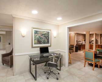 Baymont by Wyndham Texarkana - Texarkana - Business center
