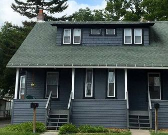 63 Church Street Located in center city Oneonta NY - Oneonta - Gebouw