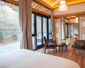 Hotelarrive Taean Tiann Hanokbeachresort - Taean - Bedroom