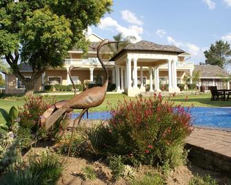 Attache Guest Lodge - Midrand - Pool