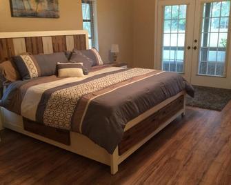 It's The View! Breathtaking . . . - Rotunda West - Bedroom