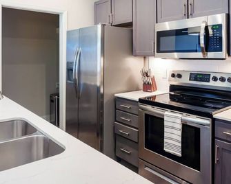 Arts District Apartments By Landing - Tulsa - Keuken
