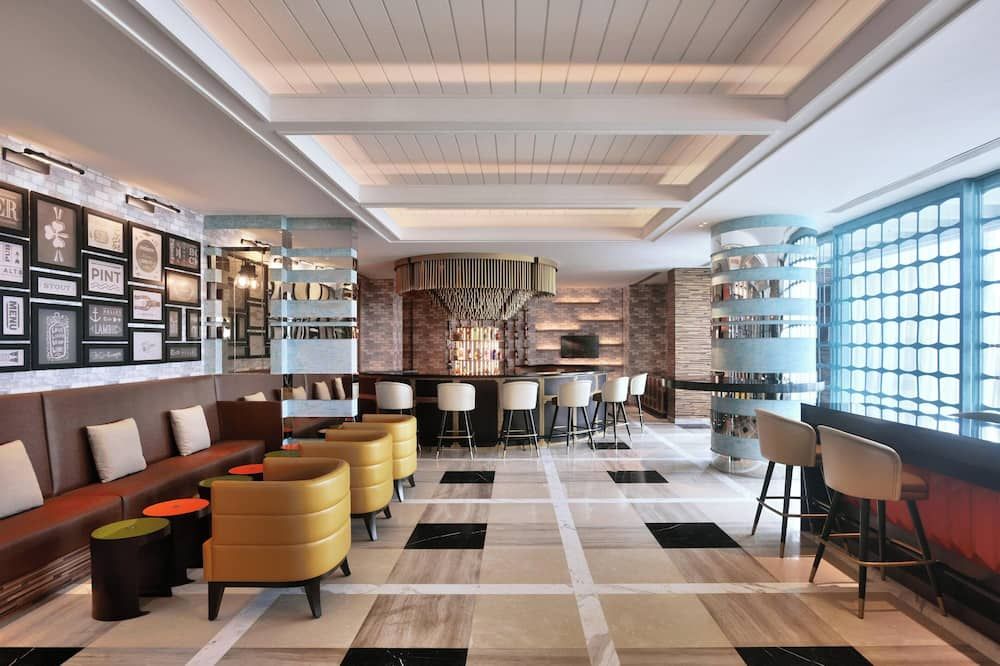 Courtyard by Marriott Kochi Infopark - Cochín - Bar