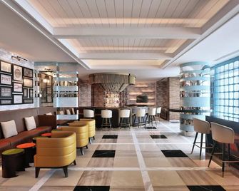 Courtyard by Marriott Kochi Infopark - Cochín - Bar