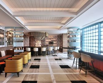 Courtyard by Marriott Kochi Infopark - Cochín - Bar