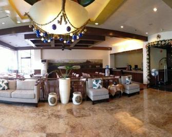 People's Hotel - Iloilo City - Lobby