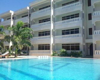 Nightingale Apartments Hotel Mombasa - Mombasa - Pool