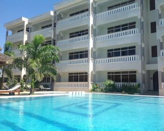 Nightingale Apartments Hotel Mombasa - Mombasa - Pool