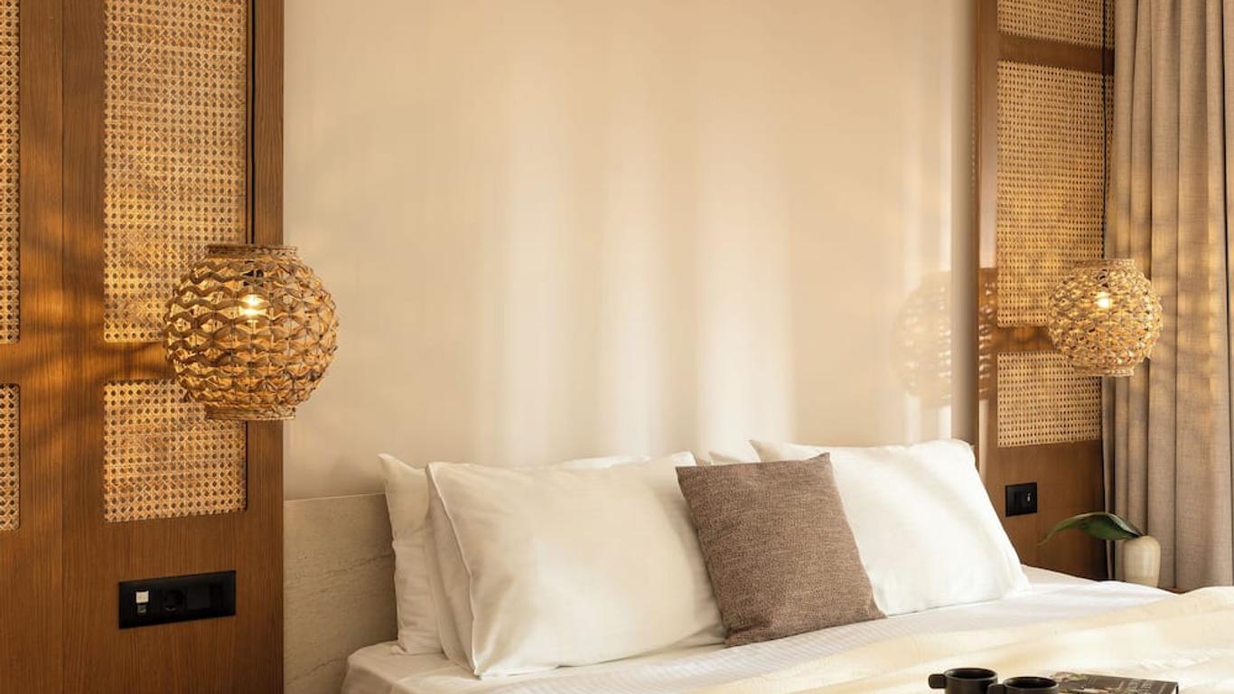 Ekati Mare Suites & Villas