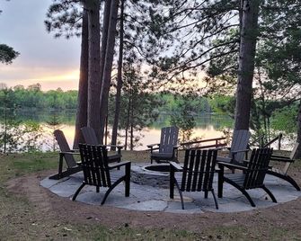 Northwoods Cozy 3br/2ba Lakefront Cabin On Atv/Utv Trail - Mercer - Patio