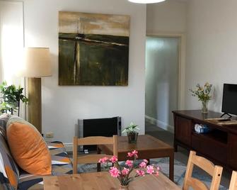 2 BR apartment near the Rocks - Sydney - Sala de estar