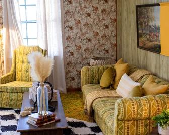 Uptown@ 8th Street - Unit 300 - Cullman - Living room