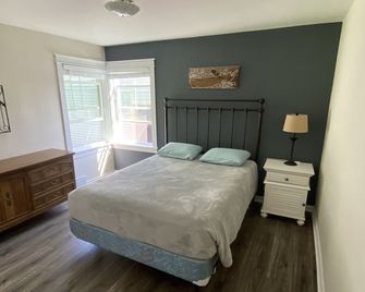 Quiet Green Lake Retreat, Walking Distance to Action - Green Lake - Bedroom