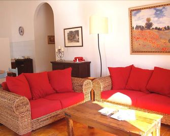 Villa Caferi - Gioiosa Marea - Wohnzimmer
