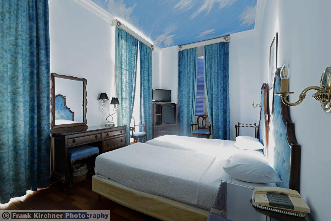 Bedroom view of Hotel Castille