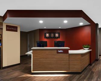 Towneplace Suites By Marriott St. Louis Edwardsville, Il - Edwardsville - Front desk