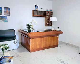 Hotel Paradiso - Scalea - Front desk