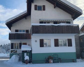 Waldheim Pension Laax - Laax - Gebäude