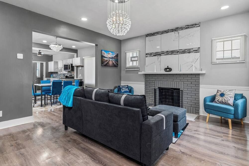 13mins from Beach/jet tubs/projector screen/fire place/game rm/exercise rm/ - Gary - Sala de estar