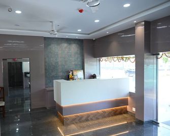 Hotel Rahi Inn - Бхудж - Рецепція