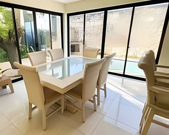 Villa with private pool! Close to the city center - Higüey - Comedor