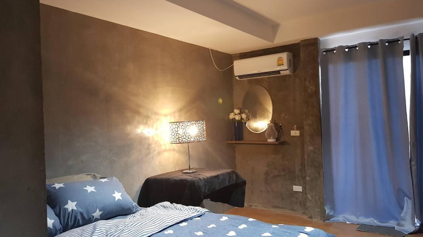 Iris Hostel