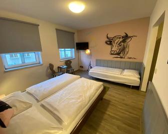 ماما موه - لينز - غرفة نوم