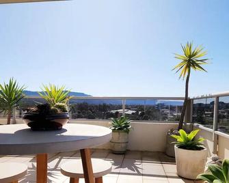 The Nines - Wollongong - Balkon
