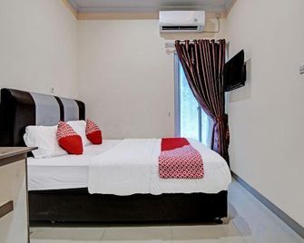 OYO 92233 Srikandi Homestay Syariah - Pekanbaru - Chambre