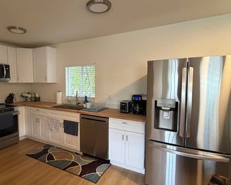 Sleek & Secure Modern Suite Near Ferry - Bremerton - Keuken