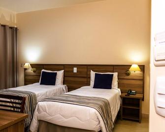 Fenix Hotel Pouso Alegre - Pouso Alegre - Спальня