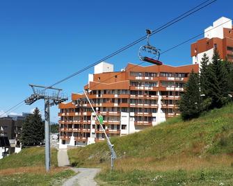Skis aux pieds les Ménuires 3 vallées F2+ CABINE 30M2 4 to 6 persons - Les Belleville - Bâtiment