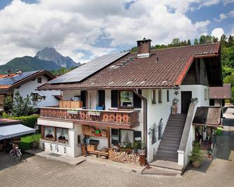 Ferienwohnung Brunnsteinnest - Mittenwald - Building