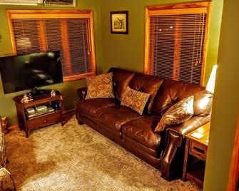 The Perfect Lakeview Retreat - Lakeville - Sala de estar