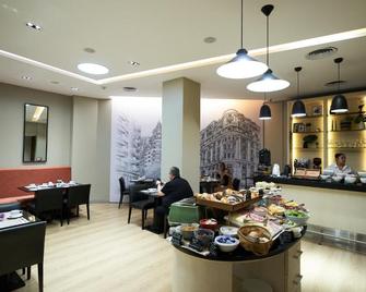 Carles Hotel - Buenos Aires - Building