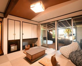 Osashimi no Yado Tarobe - Tateyama - Living room