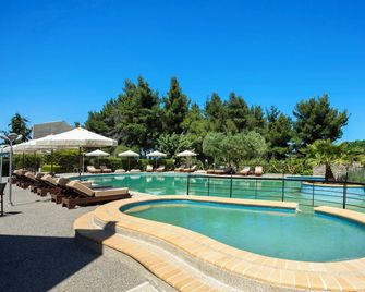 Ohana Hotel - Kriopigi - Piscina