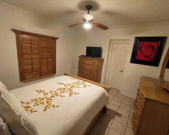Family home in central laredo - Laredo - Habitación