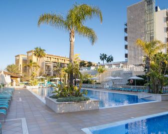 Bahia de Alcudia Hotel & Spa - Alcudia - Pileta