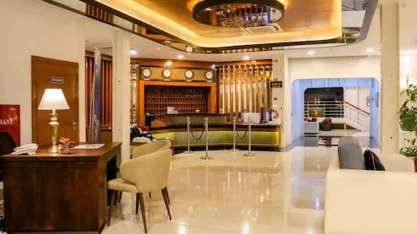 Doulos Phos The Ship Hotel