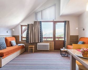 ريزيدنس بيير آند فاكانسيه لو بريتانيا - Courchevel - غرفة معيشة