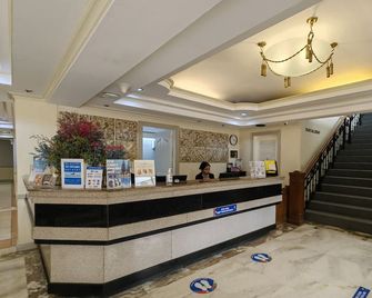 Tagaytay Country Hotel - Tagaytay - Resepsjon