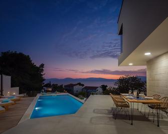 Seaside luxury villa with a swimming pool Zaostrog, Makarska - 19037 - Zaostrog - Pool
