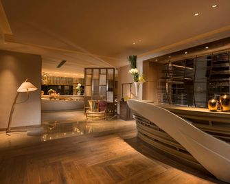 Hilton Beijing - Beijing - Front desk