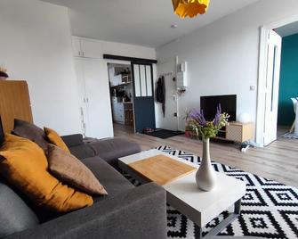 Origami - Cosy apartment - Near Hippodrome Enghien - 30 mn Paris - Eaubonne - Salon
