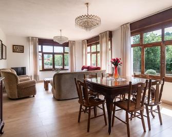 Casa vacacional valentin - Mestas de Con - Comedor