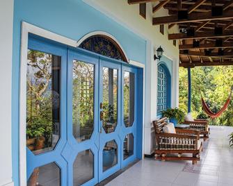 Siete Sentidos Estancia de Aves - Anapoima - Patio