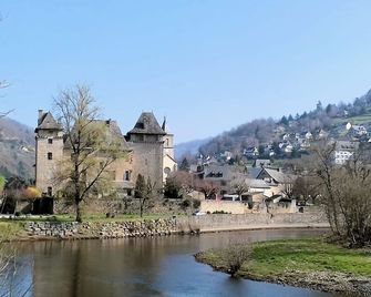 L'Oustalou - Gîte entre Lot et Truyère - Entraygues-sur-Truyère - Outdoor view