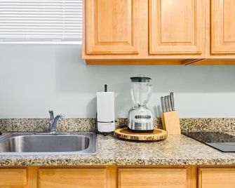 Convenient & Cozy Nyc Apartment 2 Bedrooms + Free Parking + Near Lga - Queens - Kitchen